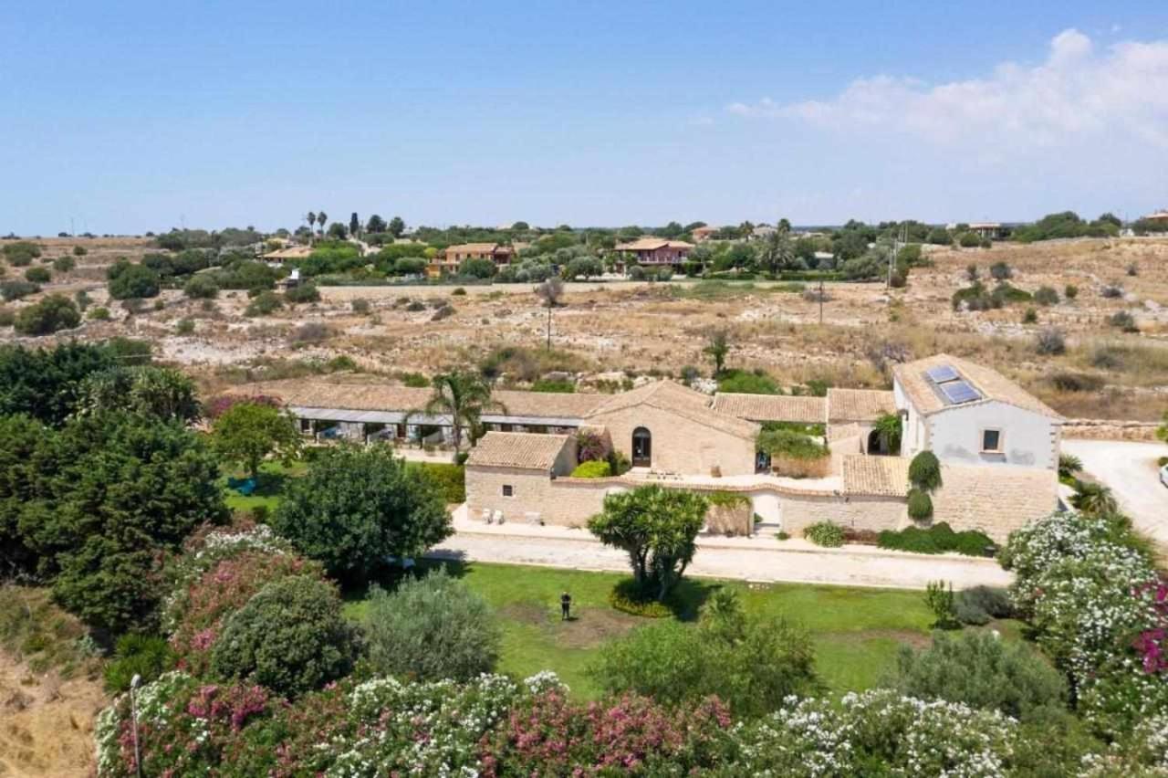 Torre Dantona Country Suites Pozzallo Exterior photo