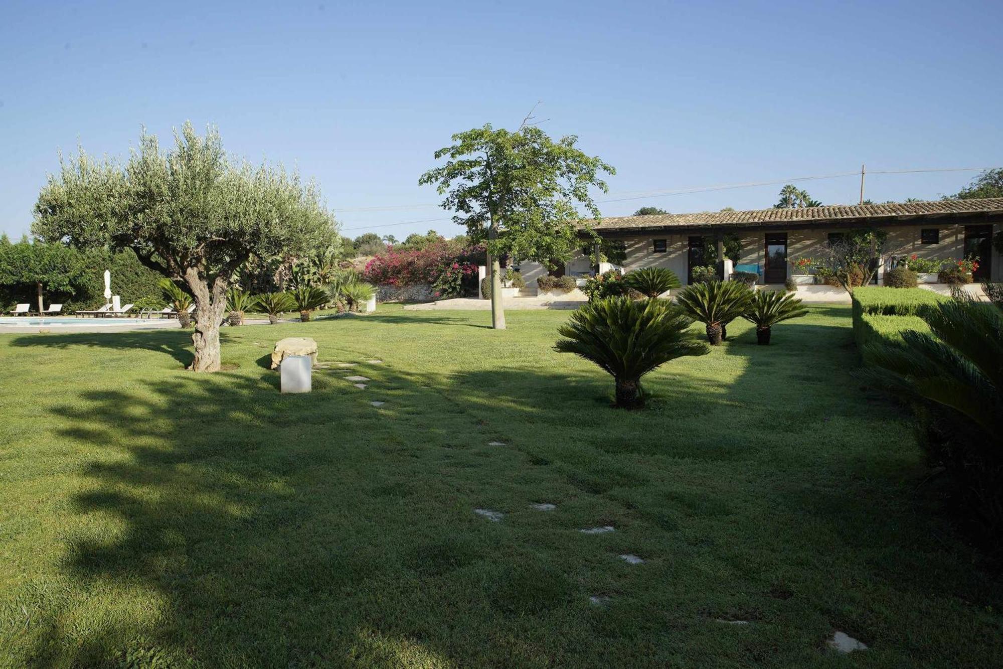 Torre Dantona Country Suites Pozzallo Exterior photo